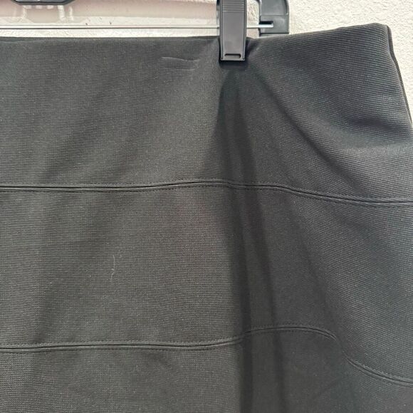 New Alfani black skirt size 1x - Picture 2 of 6